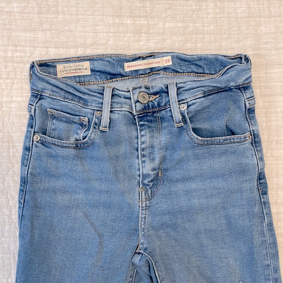 SALE ✨Levi’s 724 High Rise Straight Crop Size 23 - Picture 6 of 8